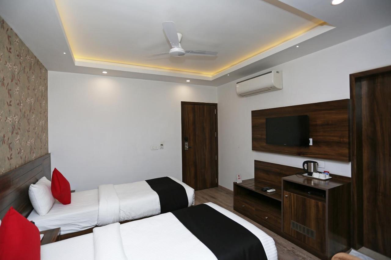 Hotel Yelchiko Bénarès Extérieur photo