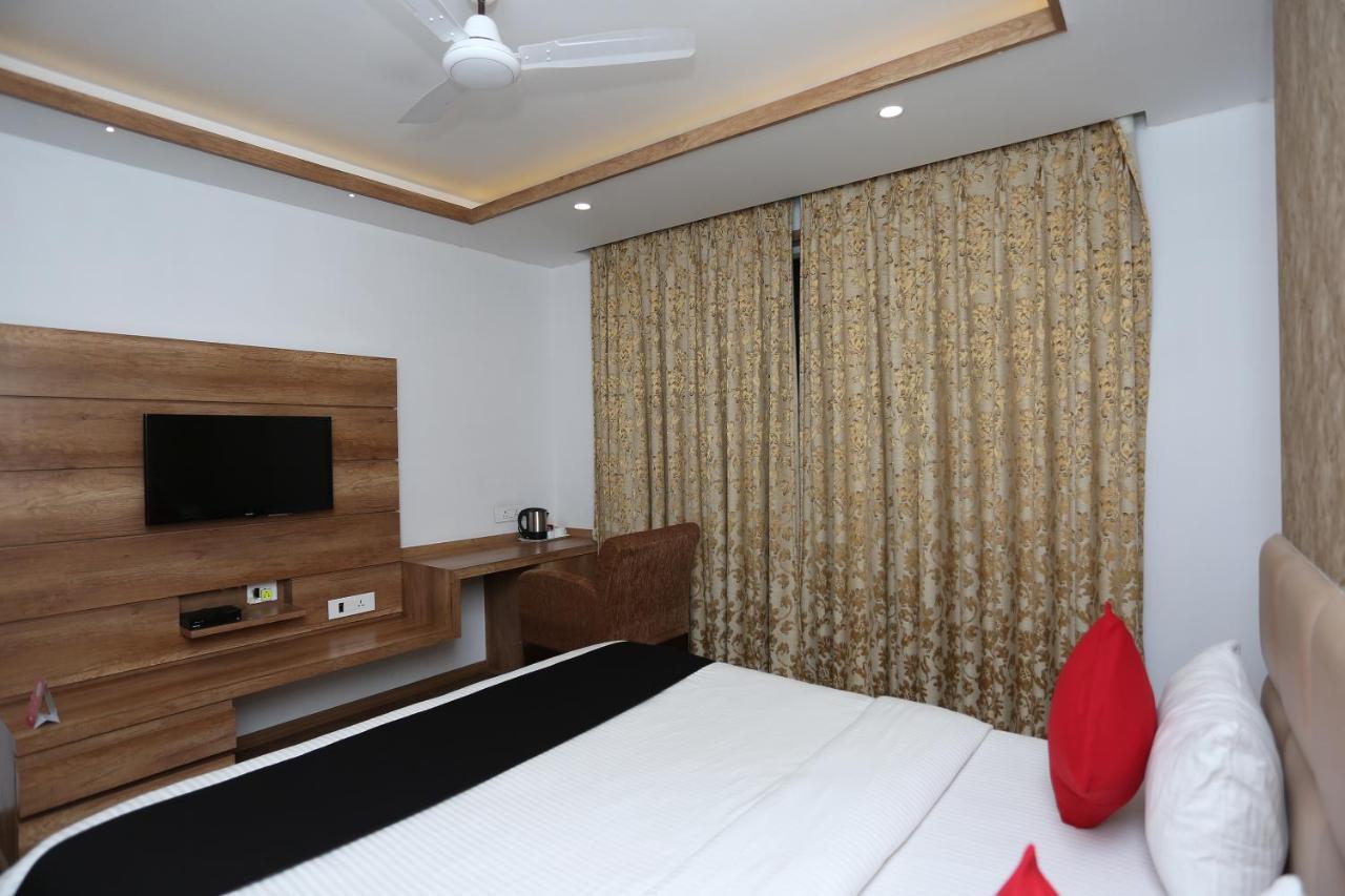Hotel Yelchiko Bénarès Extérieur photo