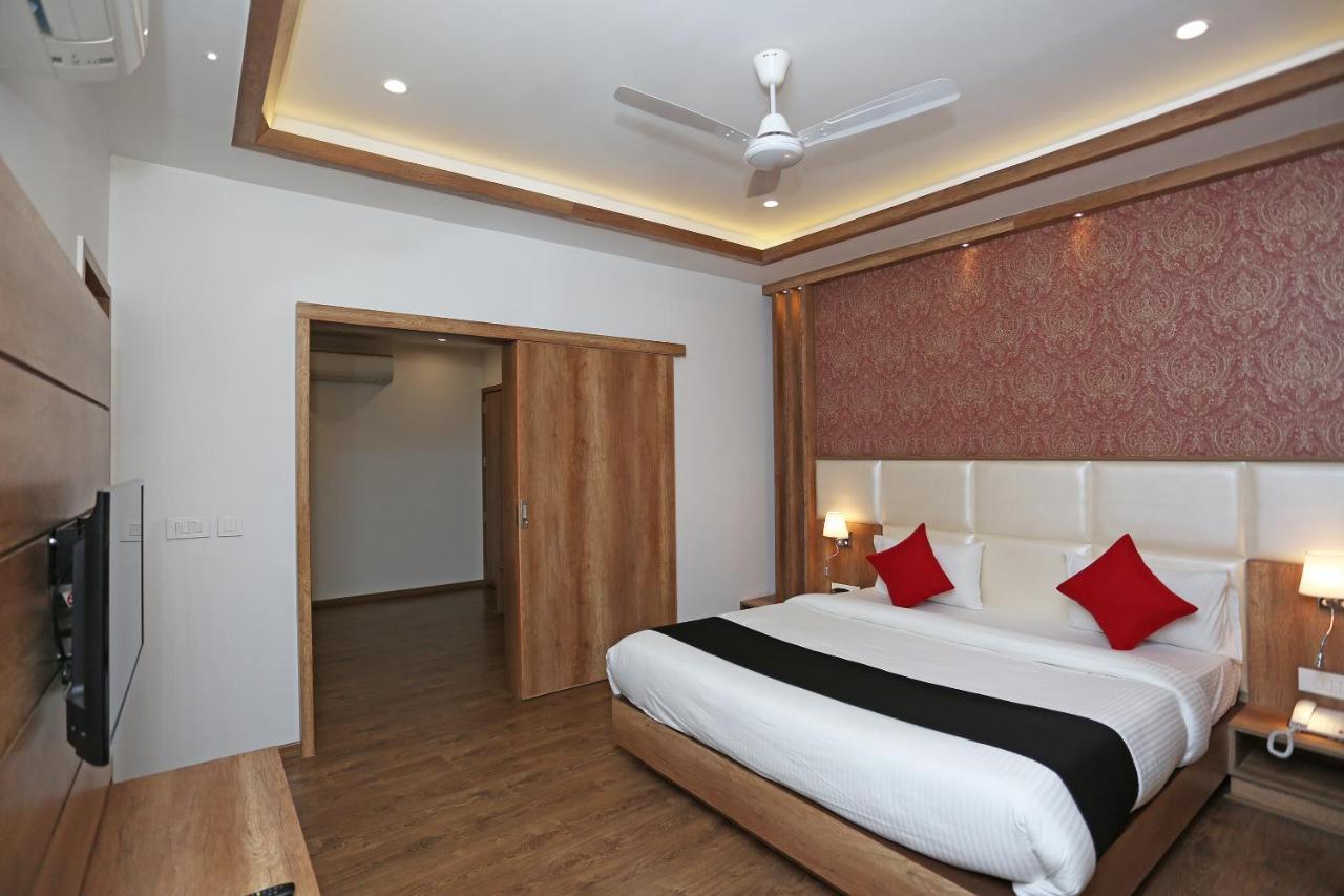 Hotel Yelchiko Bénarès Extérieur photo